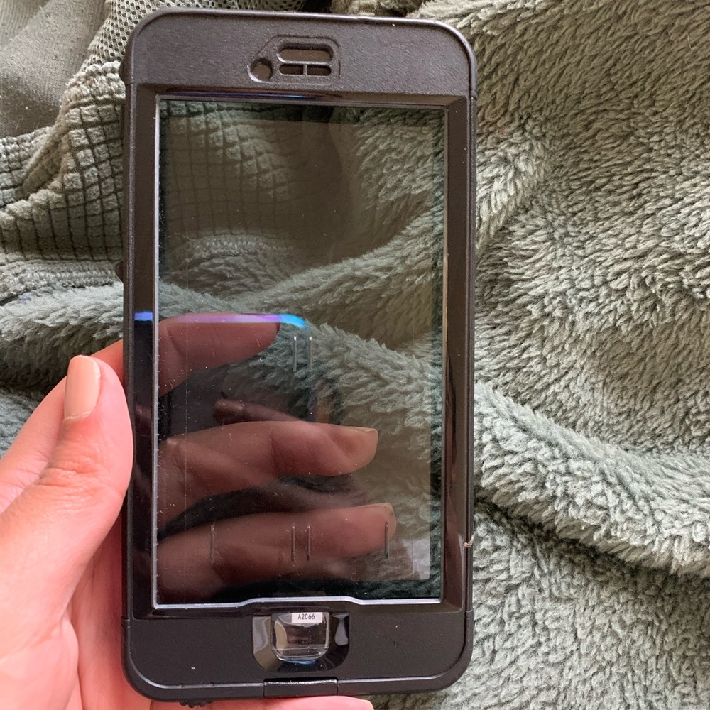 iPhone 6s Plus lifeproof case